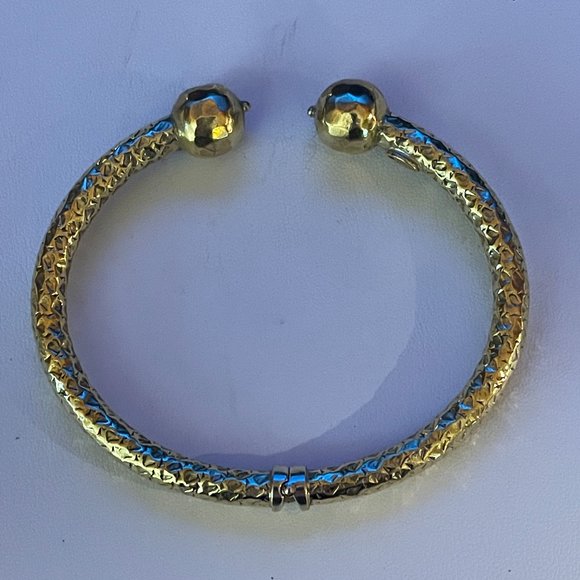 B Italy Cuff Bracelet - Picture 6 of 9